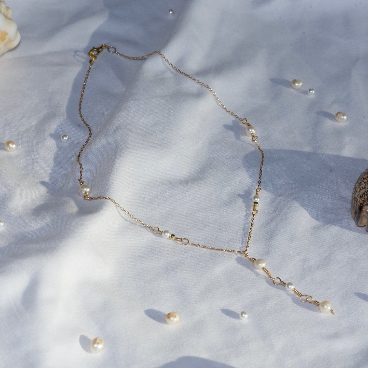 Gorgeous, Dainty, Elegant Faux Pearl Necklace