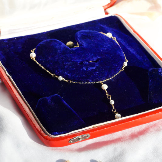 Gorgeous, Dainty, Elegant Faux Pearl Necklace