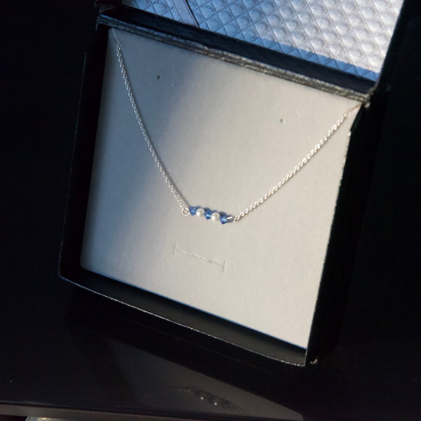 Simple Bar crystal and Faux Pearl Necklace