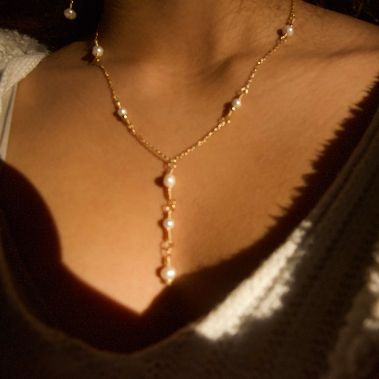 Gorgeous, Dainty, Elegant Faux Pearl Necklace