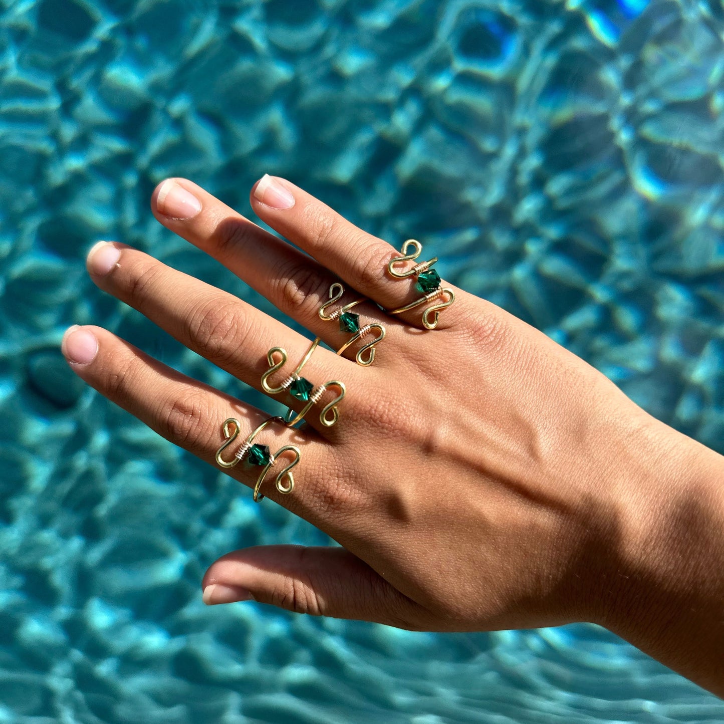 Single Crystal Stone Swirly Ring