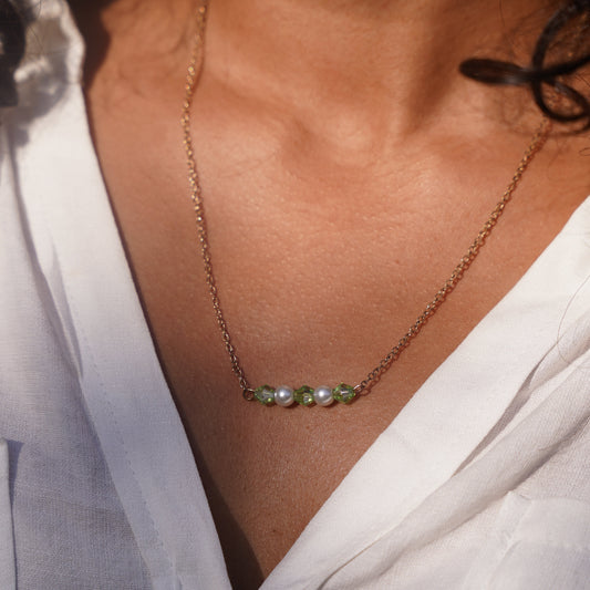 Simple Bar crystal and Faux Pearl Necklace