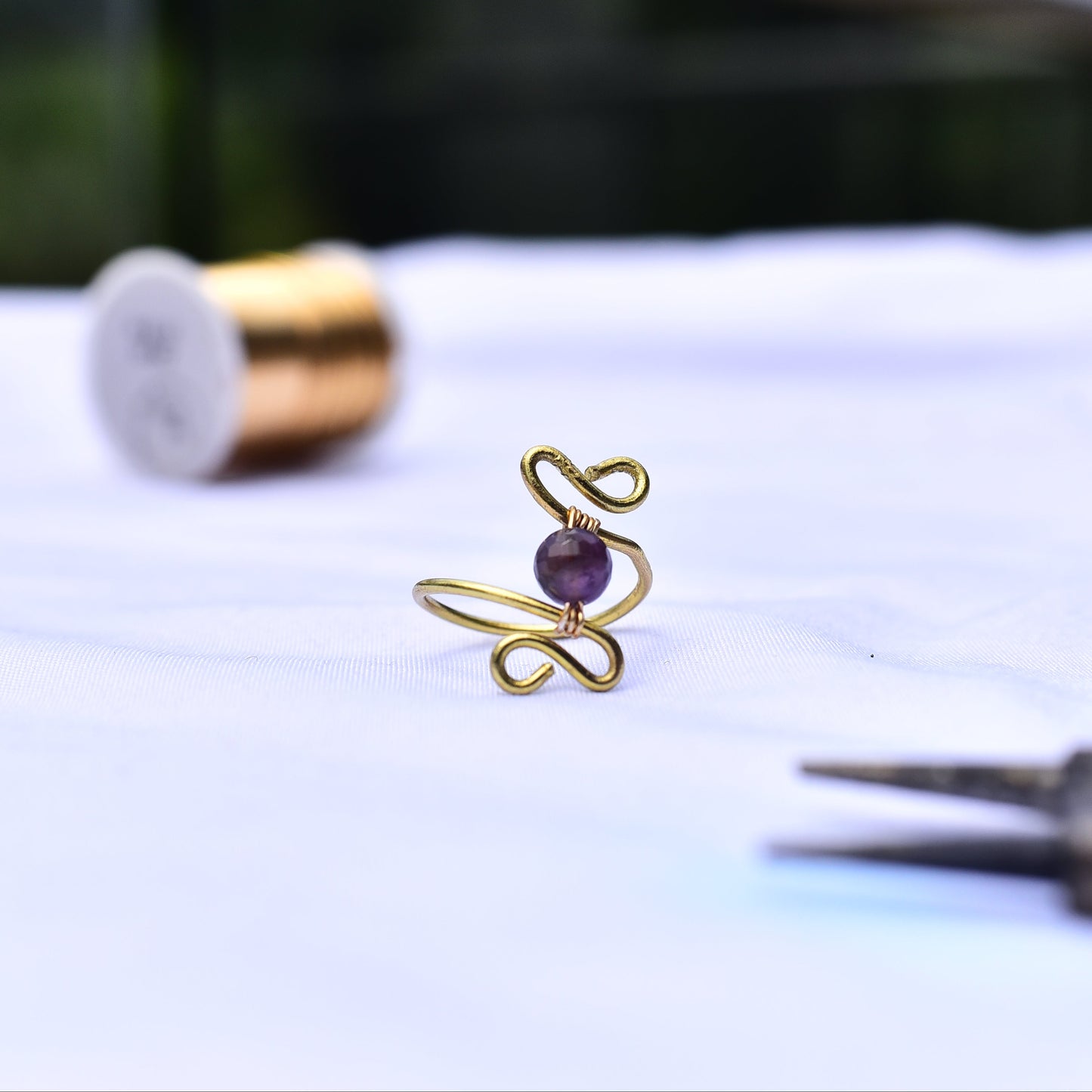 Single Crystal Stone Swirly Ring