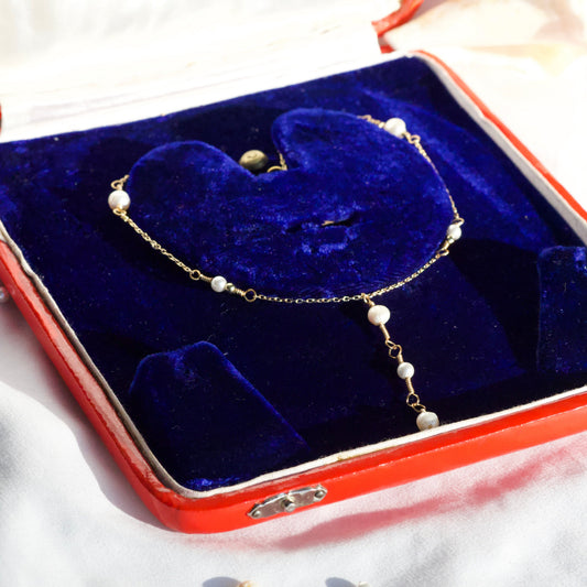 Gorgeous, Dainty, Elegant Faux Pearl Necklace